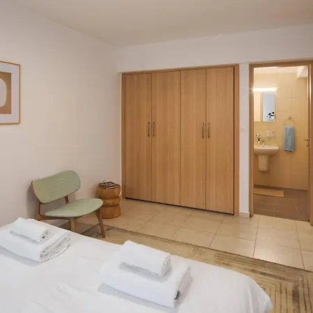 Modern 2br With Pool & Balcony In Apartmán *